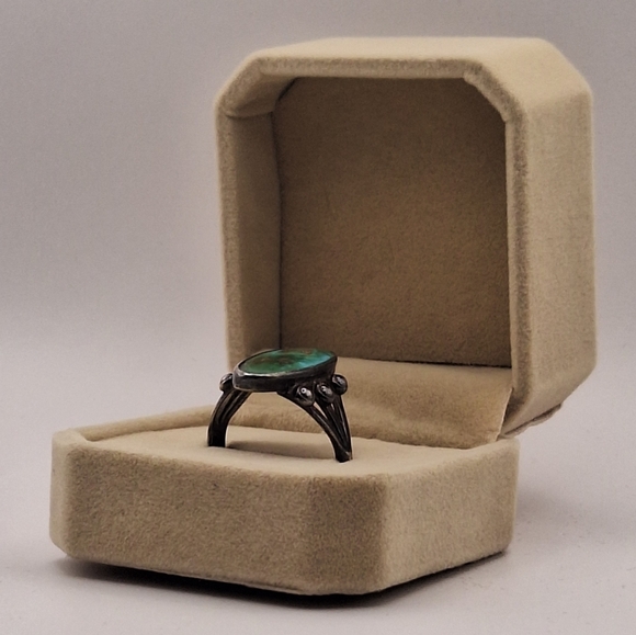 Blue-green Navajo-Style Natural Turquoise Sterling Hand-made Ring Sz 8.5 - Picture 9 of 11